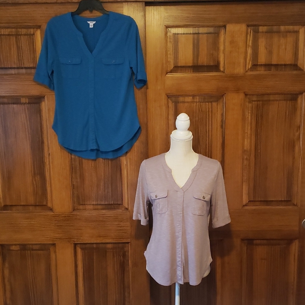 Sonoma V-Neck Round Hem Top Set. Blue and Lilac Purple.